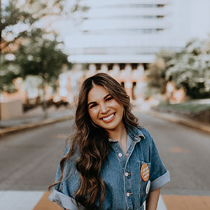 Headshot of Vanna Dodson