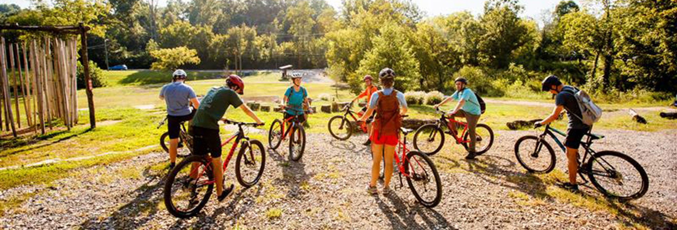 Group of students preparing to mountain bike at Ijams Nature Center.